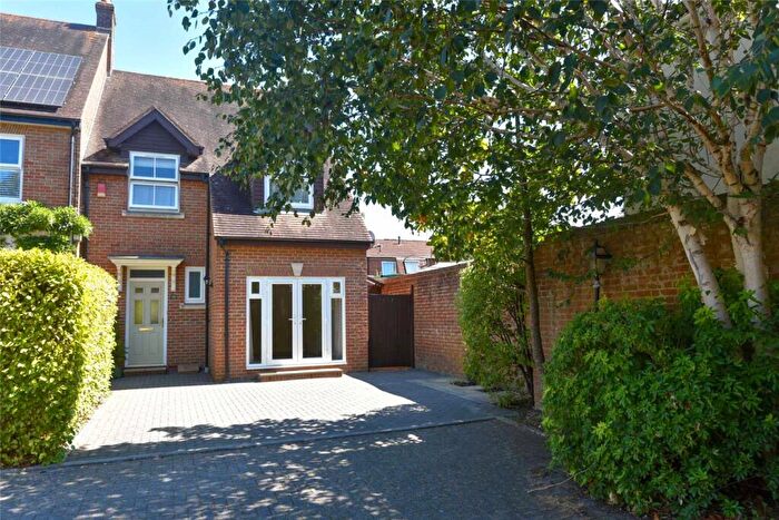3 Bedroom End Of Terrace House To Rent In Coppercourt Leaze, Wimborne, Dorset, BH21