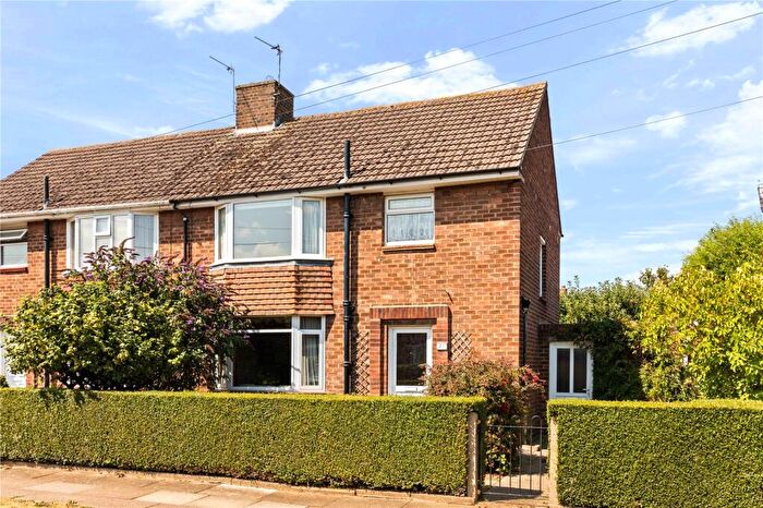 3 Bedroom Semi-Detached House For Sale In Winchcombe Avenue, Grimsby, North East Lincs, DN34