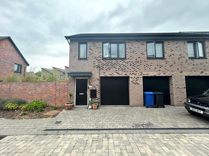 2 Bedroom Flat For Sale In Sawmill Mews, Chesterfield, Derbyshire, S41