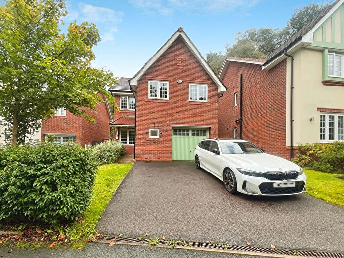 4 Bedroom Detached House To Rent In Temple Road, Smithills, Bolton, BL1