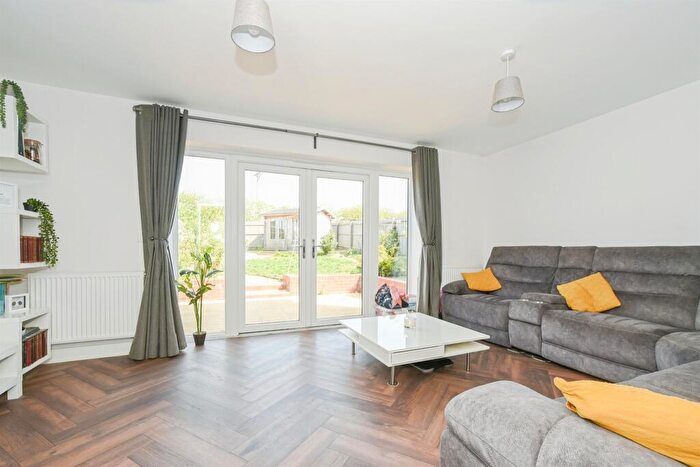 3 Bedroom Semi-Detached House For Sale In Larkspur Drive, Calne, SN11