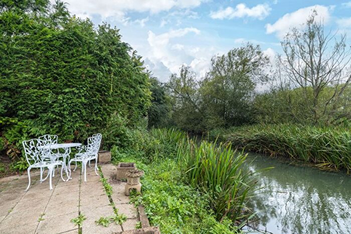 4 Bedroom Detached House For Sale In Newport Road, New Bradwell, Milton Keynes, MK13