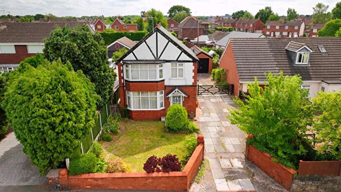 2 Bedroom Detached House For Sale In Chester Road, Wrexham, LL12