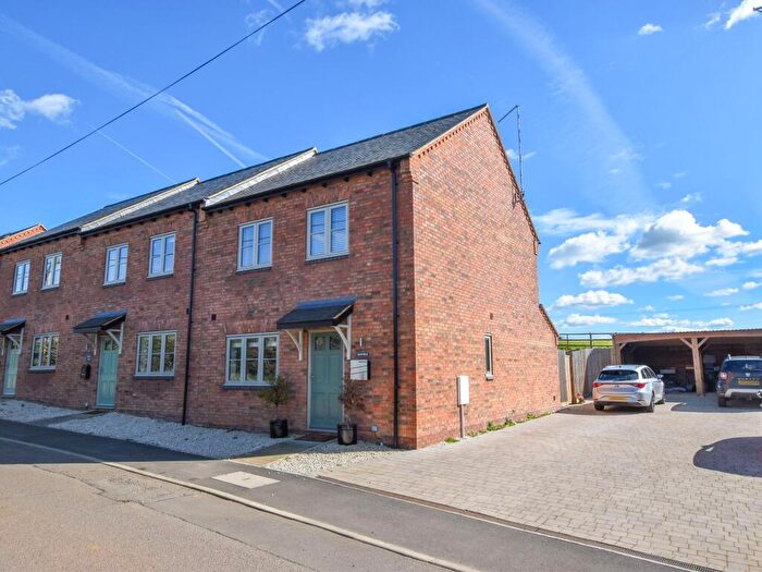 3 Bedroom End Of Terrace House To Rent In Greenway, Eastcote, NN12