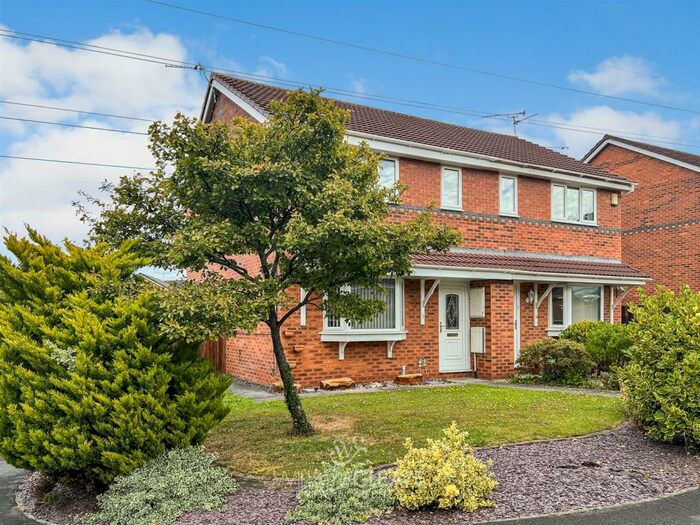 3 Bedroom Semi-Detached House To Rent In Degas Close, Connahs Quay, CH5