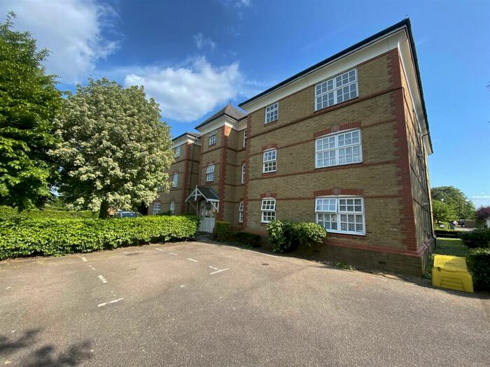 2 Bedroom Flat To Rent In Pitman House, Winchmore Hill, N21