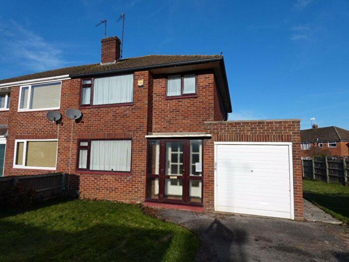 3 Bedroom Semi-Detached House For Sale In Lilliesfield Avenue, Barnwood, Gloucester, GL3