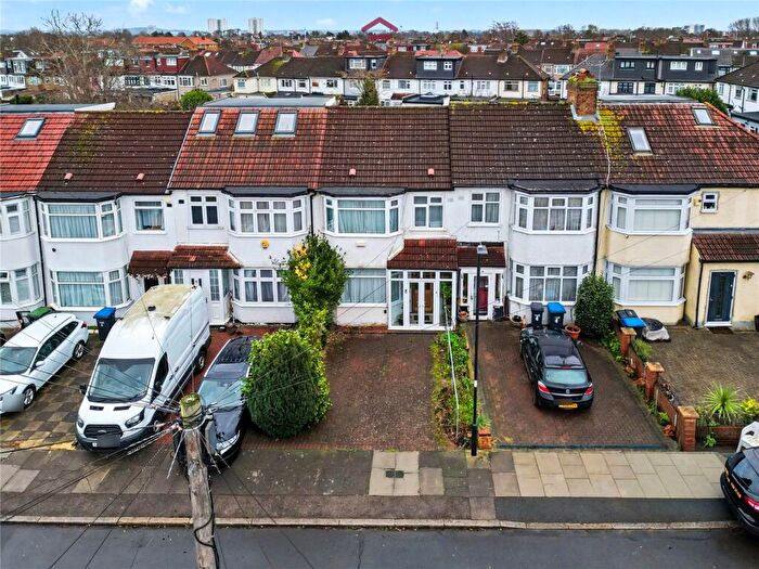3 Bedroom Terraced House For Sale In Hazel Close, London, N13
