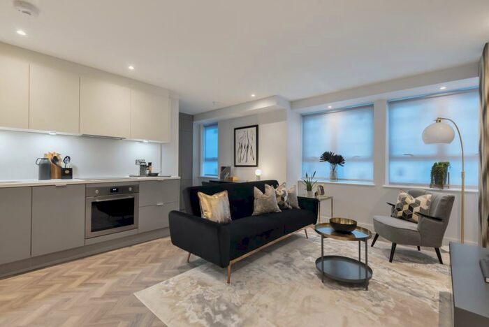 2 Bedroom Flat To Rent In Fairway Petts Wood, BR5