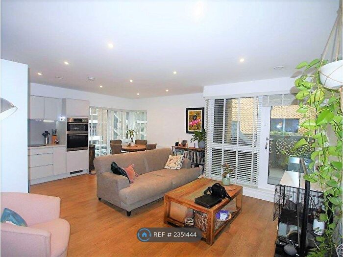 2 Bedroom Flat To Rent In Claudio Court, London, SE5