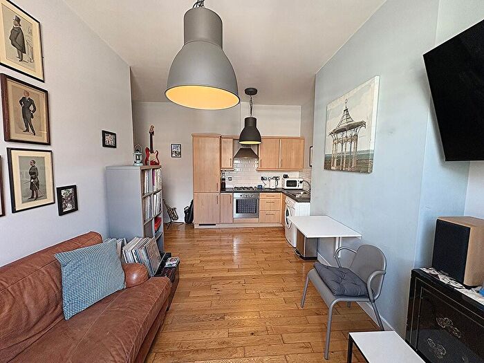 2 Bedroom Flat To Rent In Clarendon Road, Lloyd Court, PO5