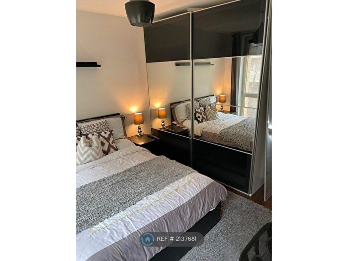 2 Bedroom Flat To Rent In Oxley Square, London, E3