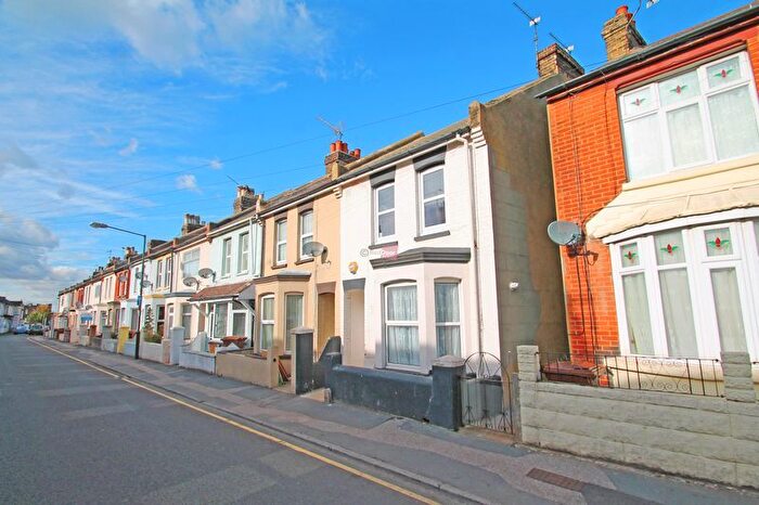 1 Bedroom Flat To Rent In Livingstone Road, Gillingham, ME7