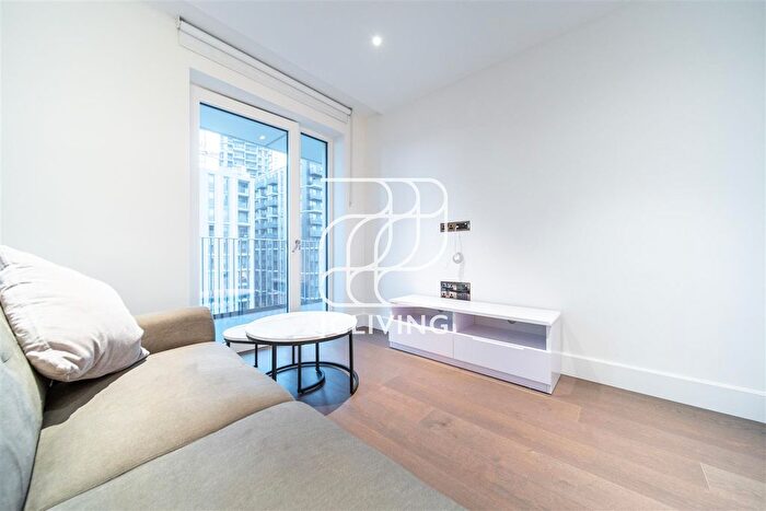 2 Bedroom Flat To Rent In Parkside Apartments, White City Living, London, W12