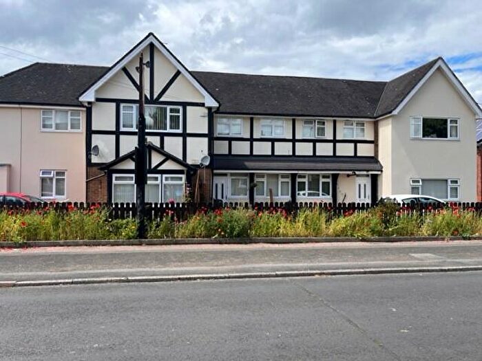 2 Bedroom Apartment To Rent In The Woodlands, ST7