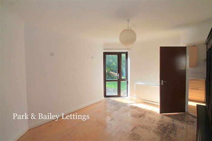 5 Bedroom House To Rent In Bedroom Detached House In Sutton, SM1