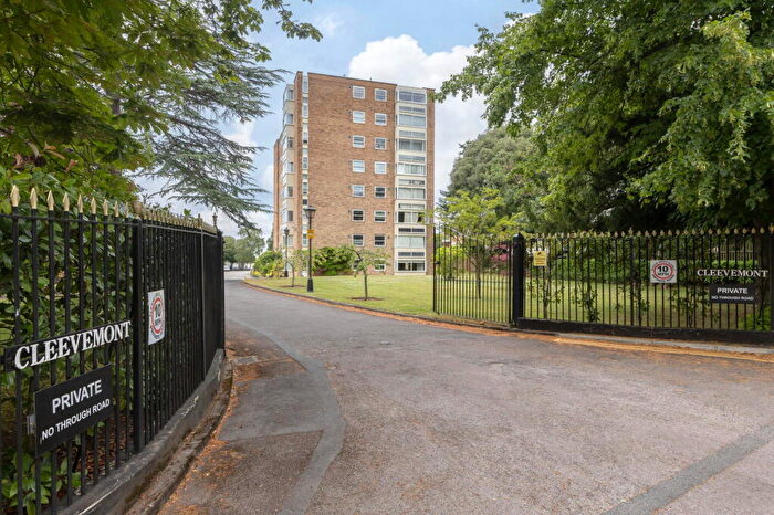2 Bedroom Flat For Sale In Evesham Road, Cheltenham, GL52
