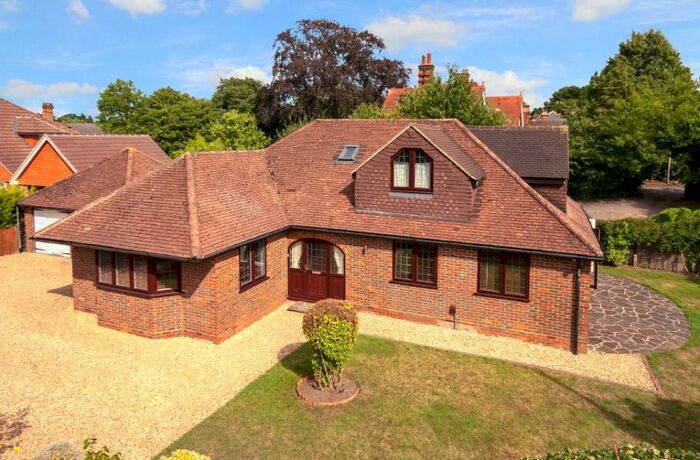 4 Bedroom Bungalow To Rent In Woking, GU22