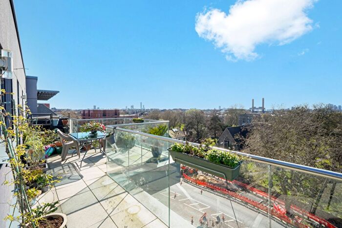 3 Bedroom Flat For Sale In Neasden Lane, London, NW10