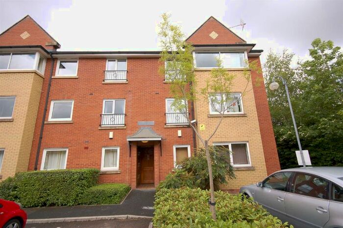 3 Bedroom Private Hall To Rent In Whiteoak Road, Fallowfield, M14