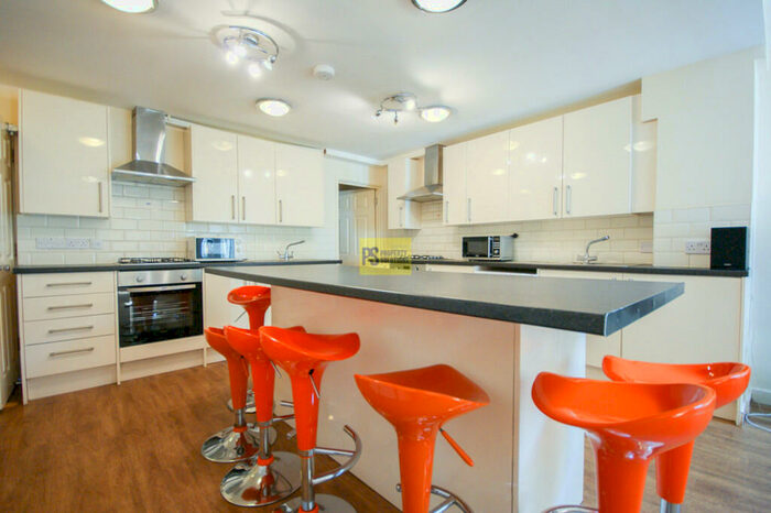 8 Bedroom Terraced House To Rent In Bournbrook Road - Ensuite Student Property, B29