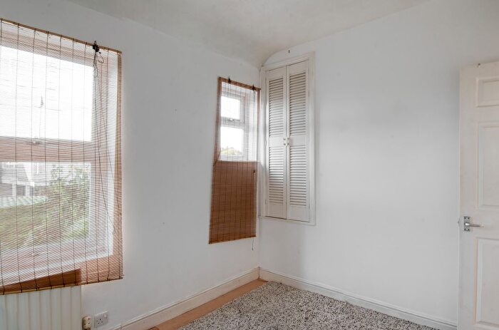 2 Bedroom End Of Terrace House For Sale In Barker Lane, Chesterfield, S40