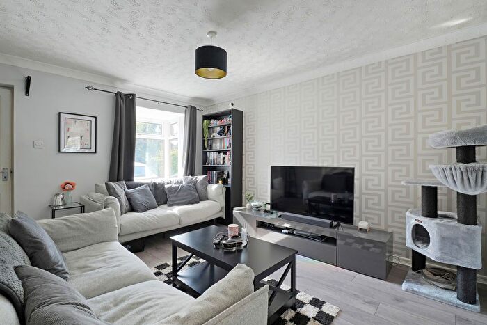 2 Bedroom Semi-Detached House To Rent In Charnwood Court, Sothall, S20