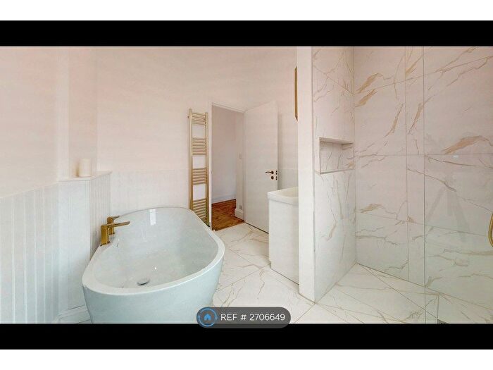 1 Bedroom Maisonette To Rent In B, London, E8