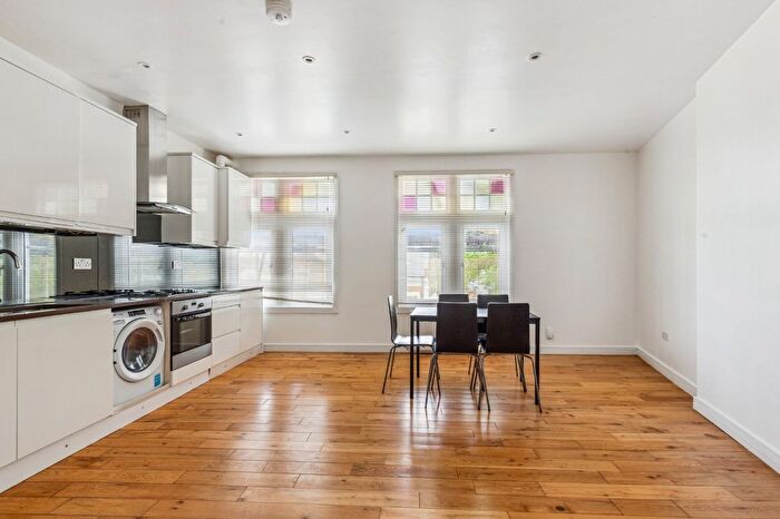 1 Bedroom Flat To Rent In High Street, Acton Park, W3