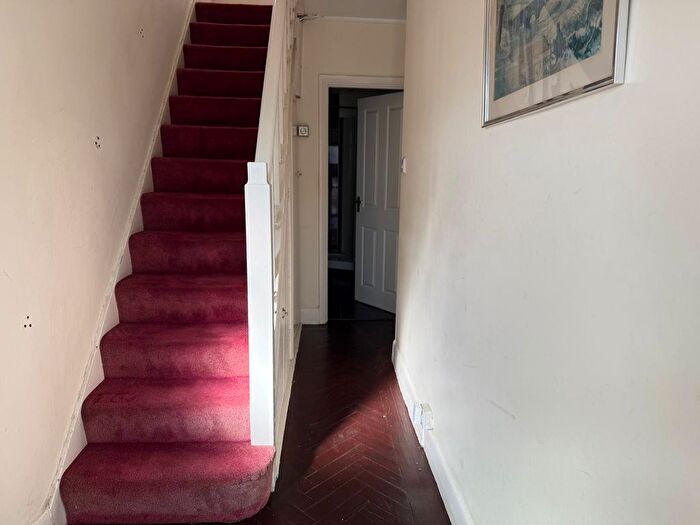 3 Bedroom End Of Terrace House To Rent In Berkeley Ave, Cranford, TW4