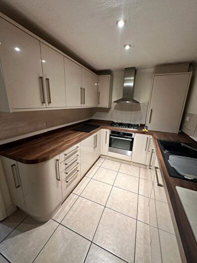 2 Bedroom Flat To Rent In Wiltshire Lane, Pinner, HA5