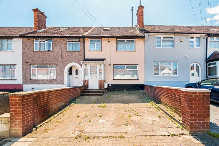 4 Bedroom Terraced House For Sale In Review Road, Cricklewood, NW2