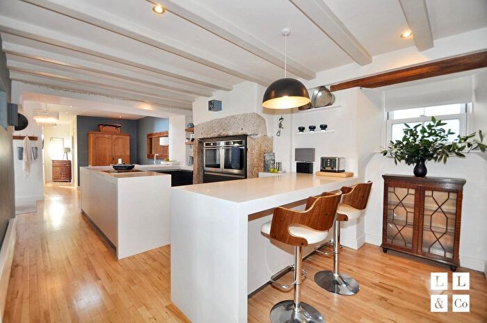 4 Bedroom Barn Conversion To Rent In Old Farm House, Falmouth, TR11