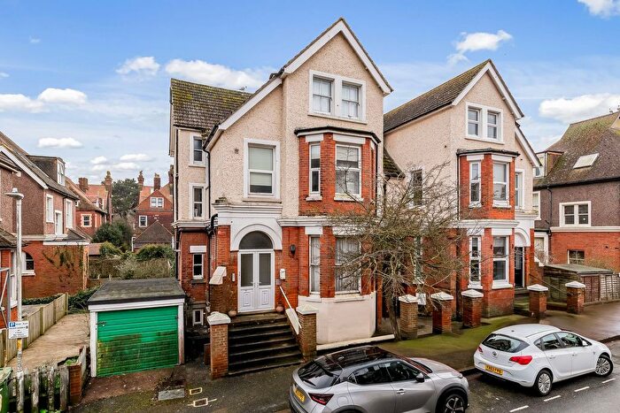 1 Bedroom Flat For Sale In Westbourne Gardens, Folkestone, CT20