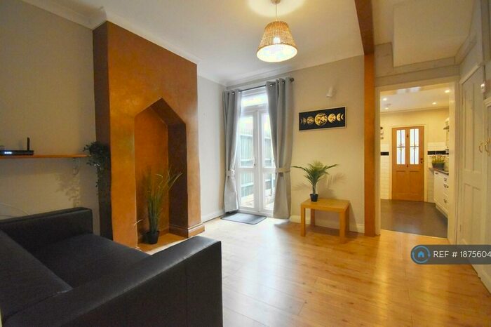 1 Bedroom Flat To Rent In Broad Green Avenue, Croydon, CR0