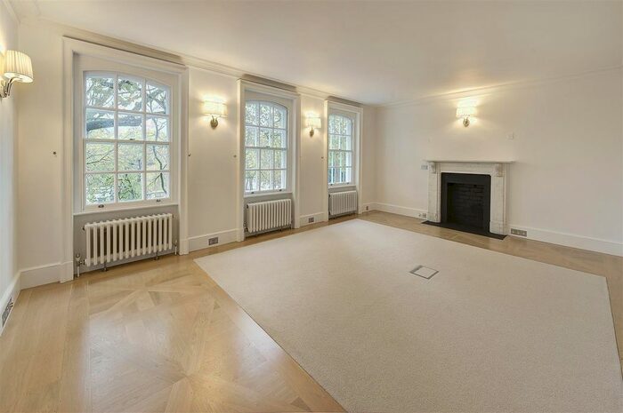 5 Bedroom Maisonette To Rent In Cheyne Walk, Chelsea, London, SW3