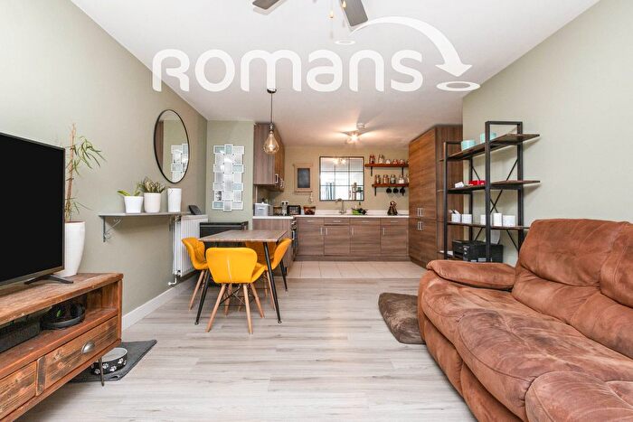 2 Bedroom Flat To Rent In Hawthorns House, Willowbourne, Fleet, GU51