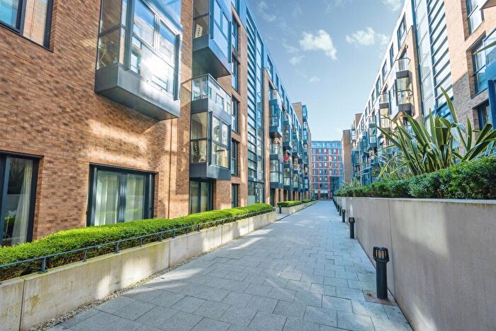 1 Bedroom Apartment For Sale In St. John's Walk, Birmingham, B5