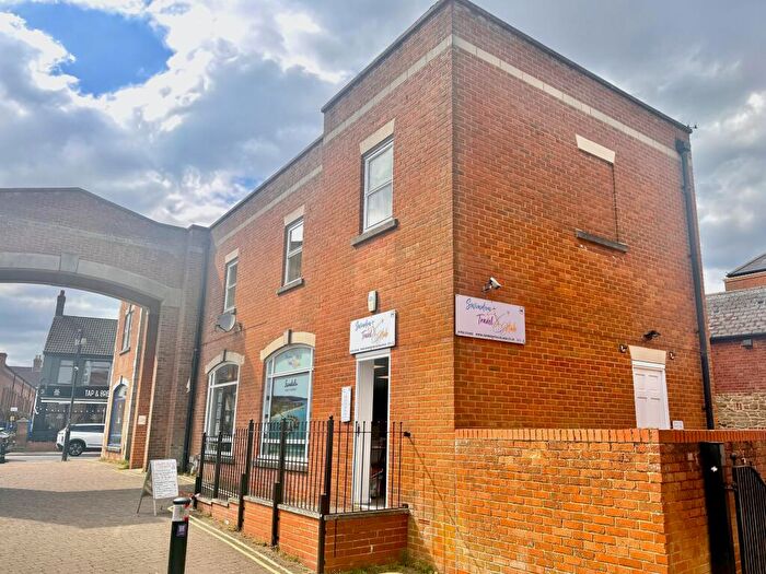 2 Bedroom Flat For Sale In Godwin Court, Swindon, Wiltshire, SN1