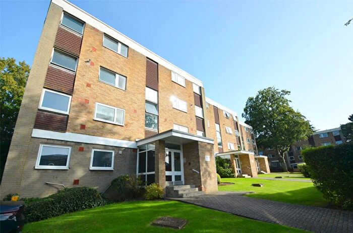 3 Bedroom Apartment To Rent In Blackbush Close, Sutton, SM2