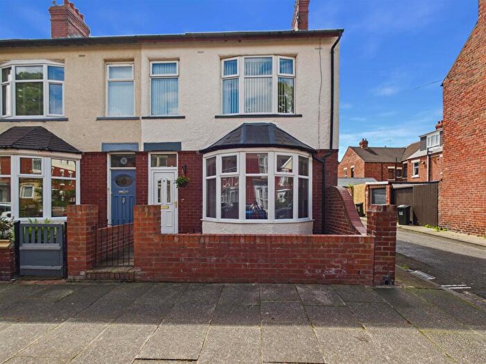 4 Bedroom End Of Terrace House For Sale In Clovelly Gardens, Whitley Bay, NE26