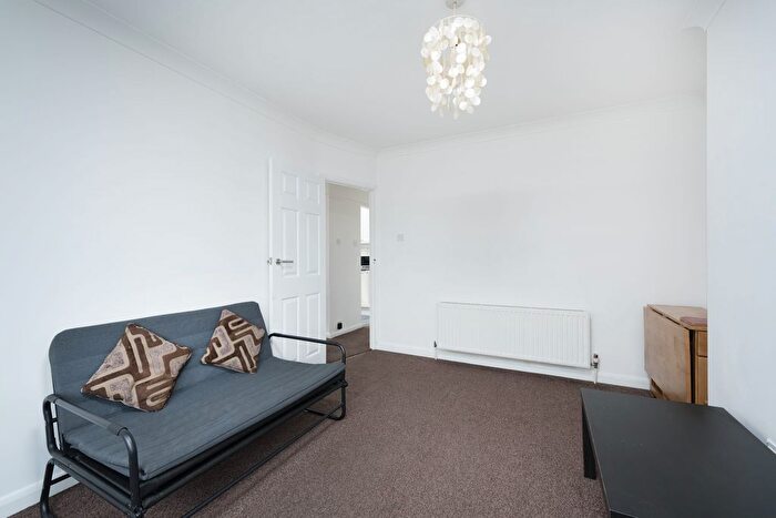 2 Bedroom Maisonette To Rent In Staines Road, Feltham, TW14