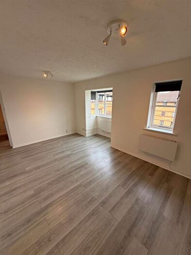 2 Bedroom Apartment To Rent In Somerset Gardens, Tottenham, N17
