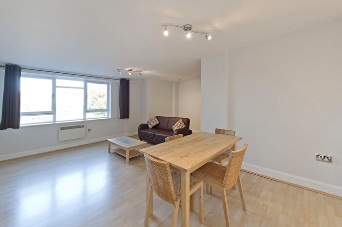 1 Bedroom Flat To Rent In Mercury House, Heathcroft, London, W5