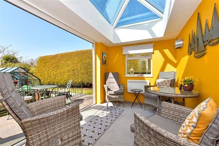 3 Bedroom Detached Bungalow For Sale In Farmer Close, Hythe, Kent, CT21