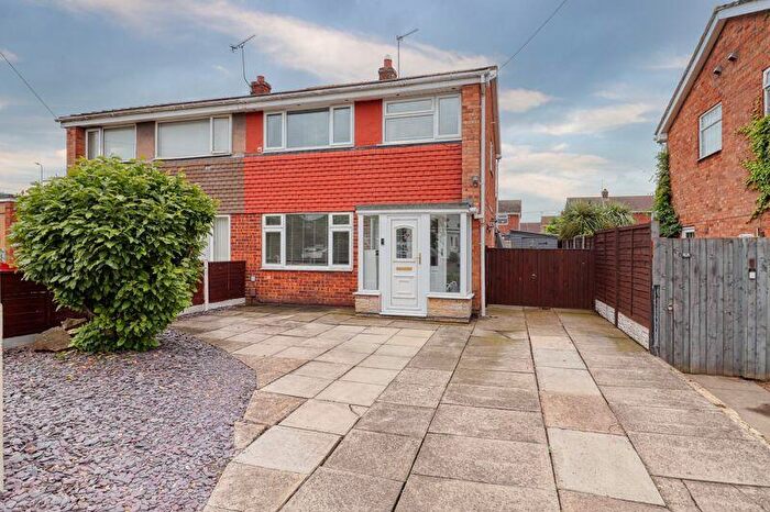 3 Bedroom Semi-Detached House For Sale In St. Davids Crescent, Scunthorpe, DN17