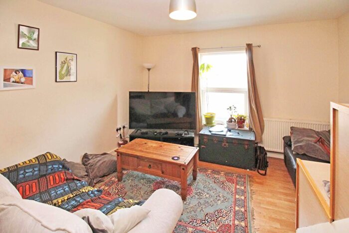2 Bedroom Flat To Rent In Kirkstall Road, Kirkstall, Leeds, LS4