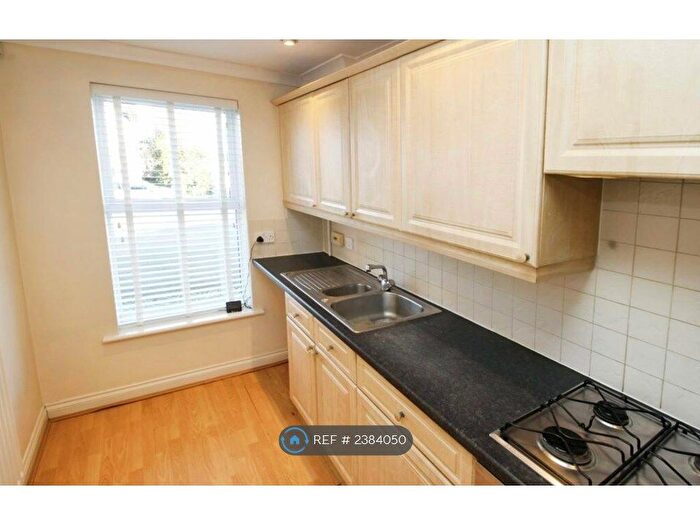 3 Bedroom Semi-Detached House To Rent In Greendale Drive, Radcliffe, Manchester, M26