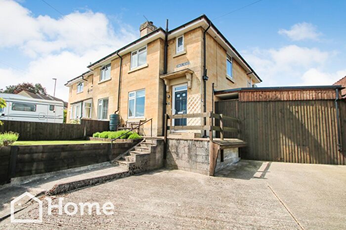 3 Bedroom Semi-Detached House For Sale In Innox Road, Bath, BA2