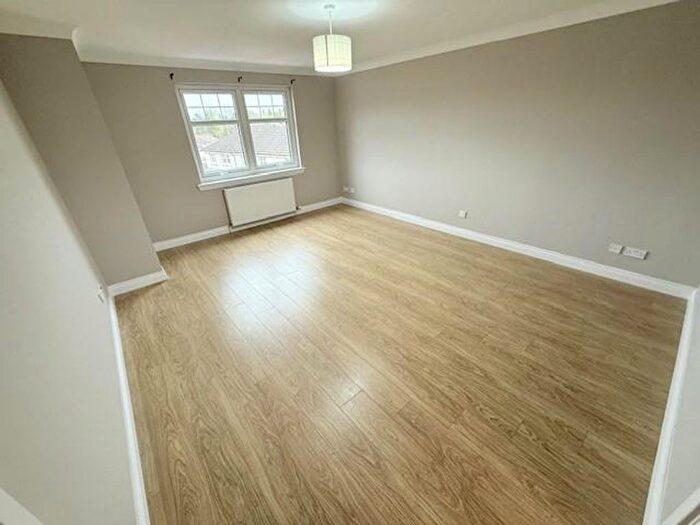 2 Bedroom Flat For Sale In Corthan Court, Thornton, KY1